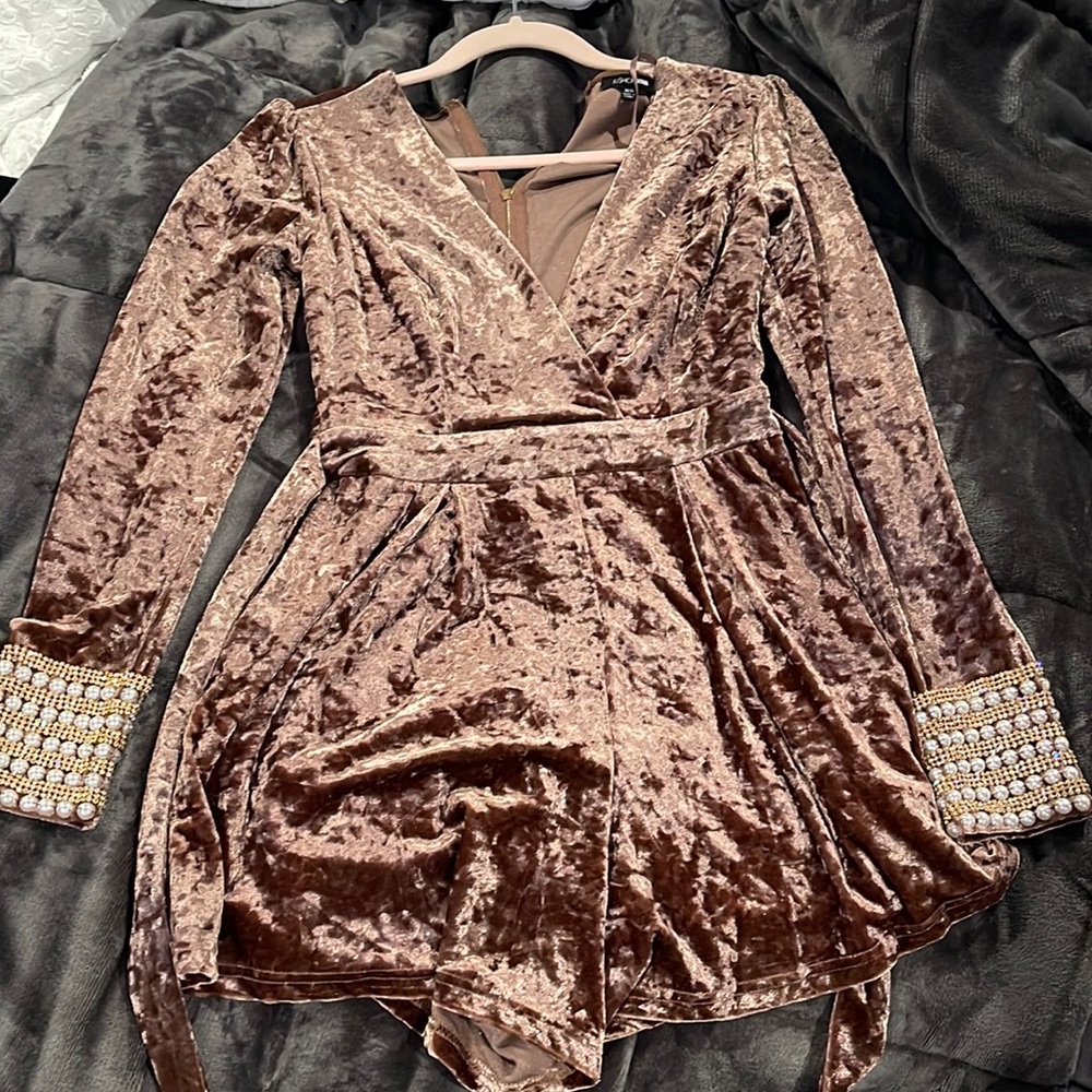Fashion nova velvet romper RARE - Picture 2 of 5